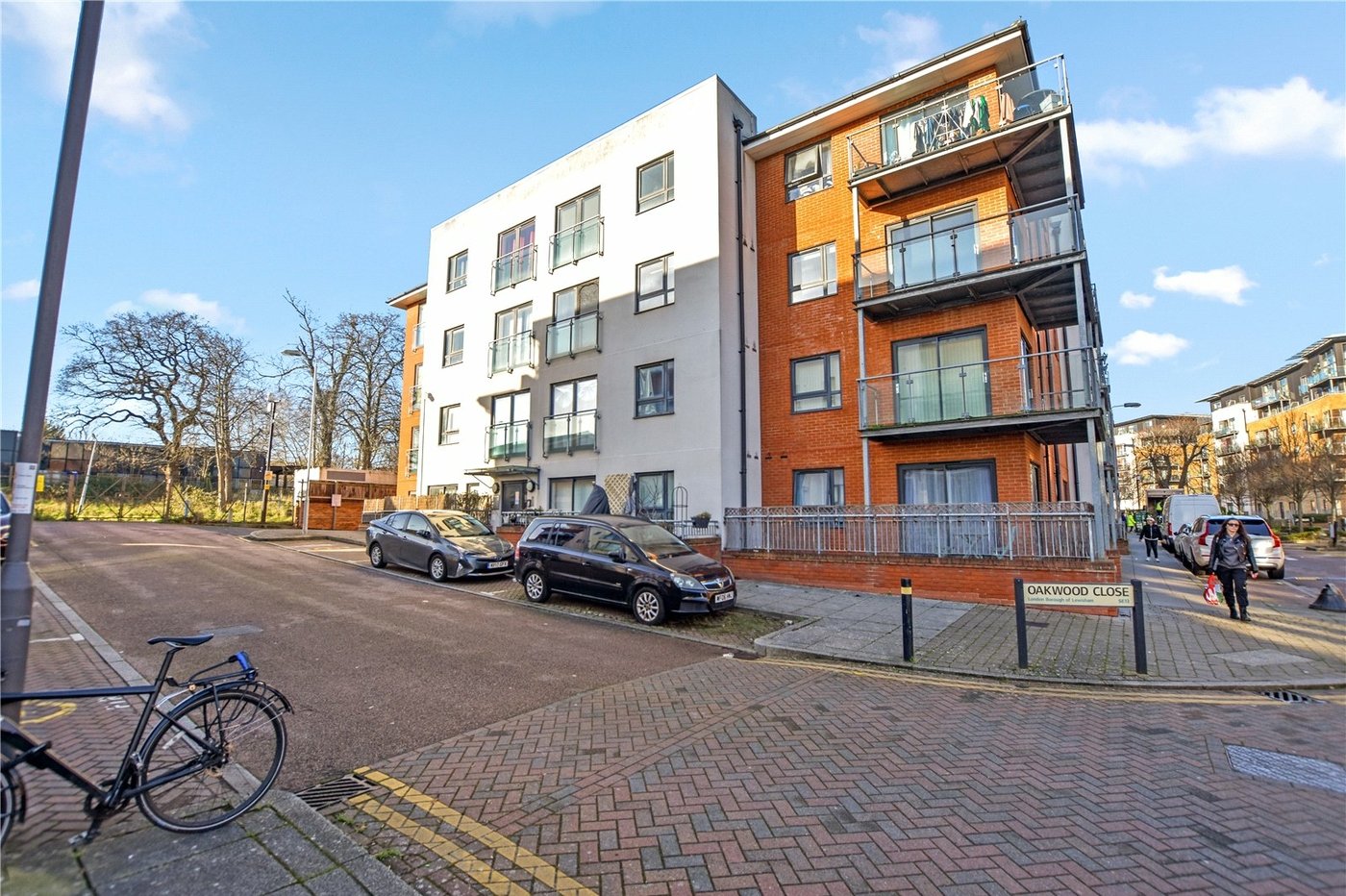 3 bedroom property for sale in London | Robinson Jackson