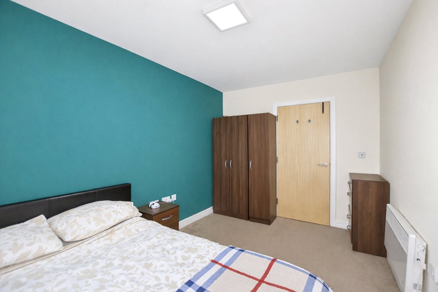 3 bedroom property for sale in London | Robinson Jackson