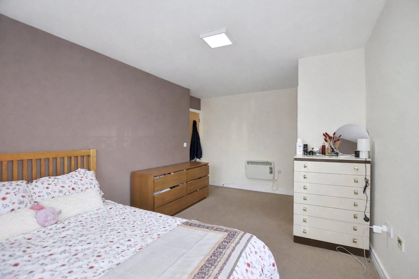 3 bedroom property for sale in London | Robinson Jackson