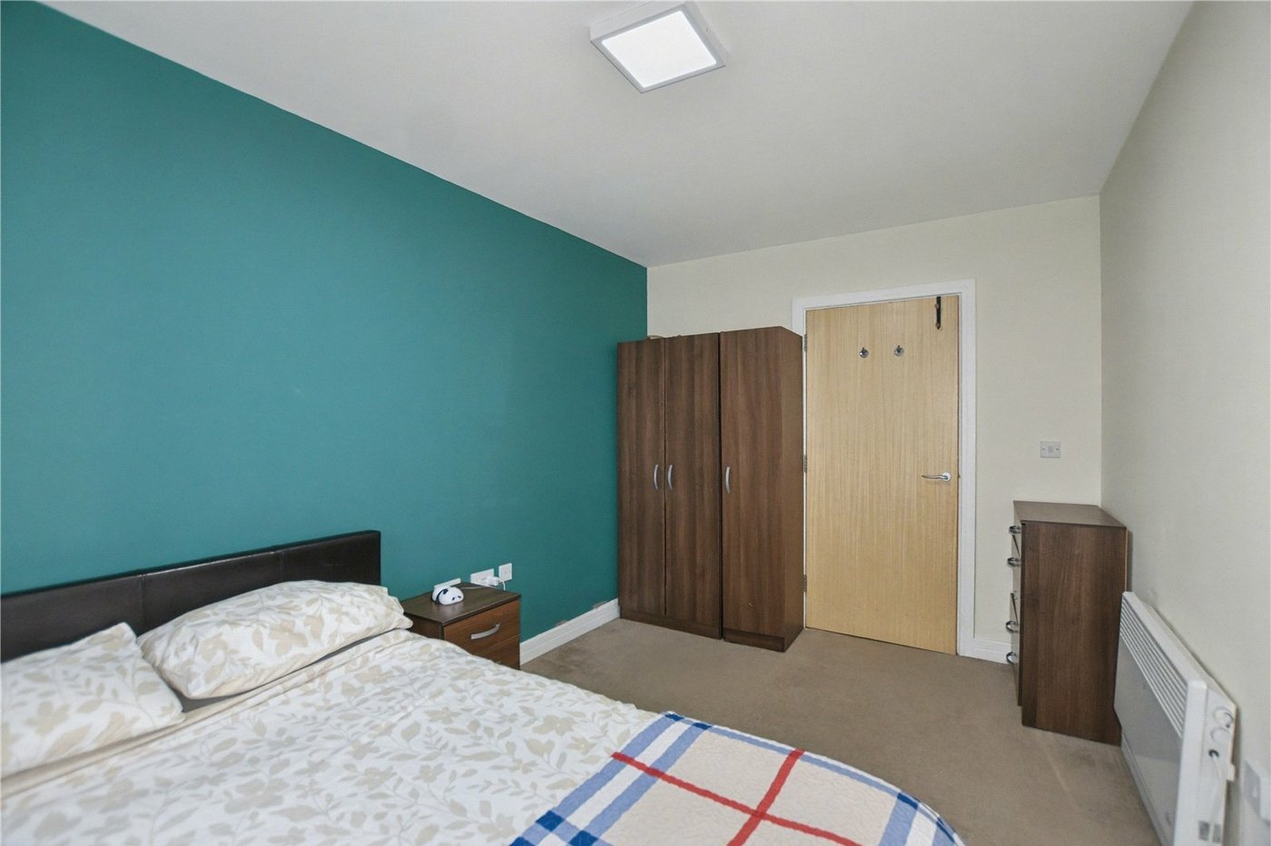 3 bedroom property for sale in London | Robinson Jackson