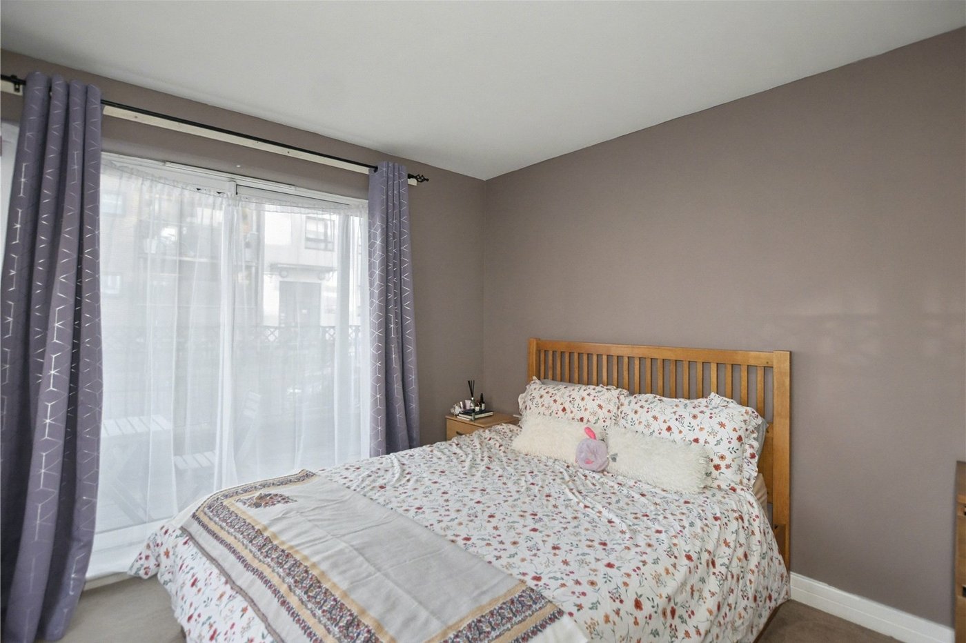 3 bedroom property for sale in London | Robinson Jackson