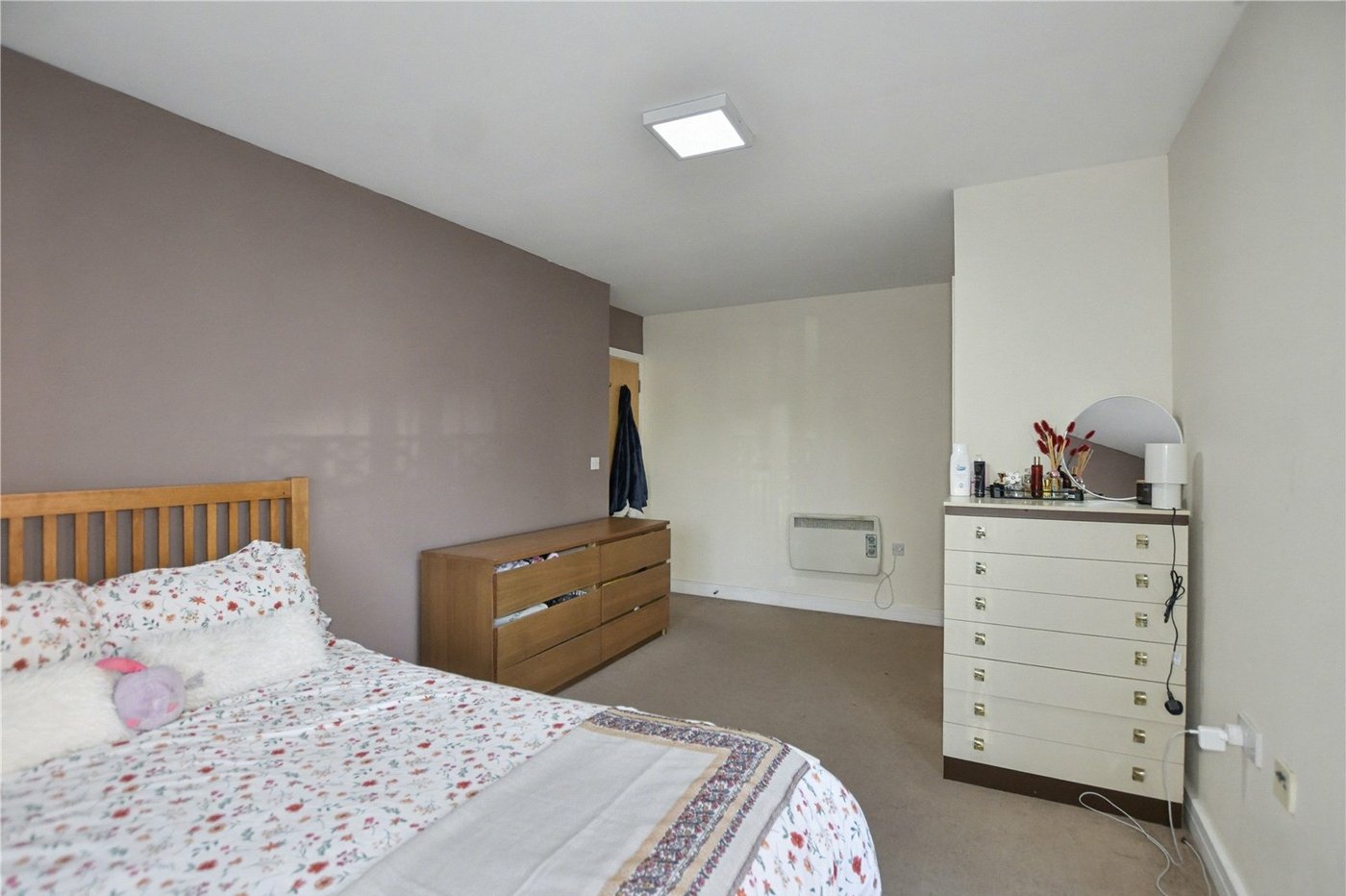 3 bedroom property for sale in London | Robinson Jackson