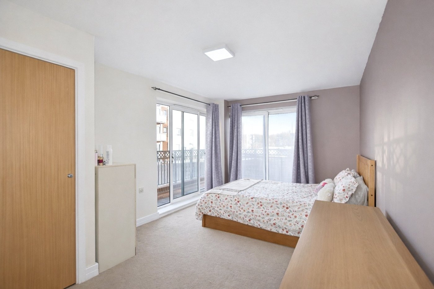 3 bedroom property for sale in London | Robinson Jackson