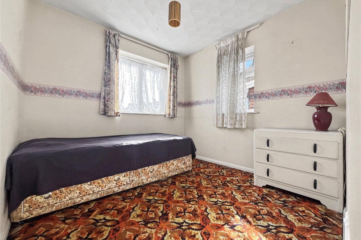 4 bedroom house for sale in Rainham | Robinson Michael & Jackson