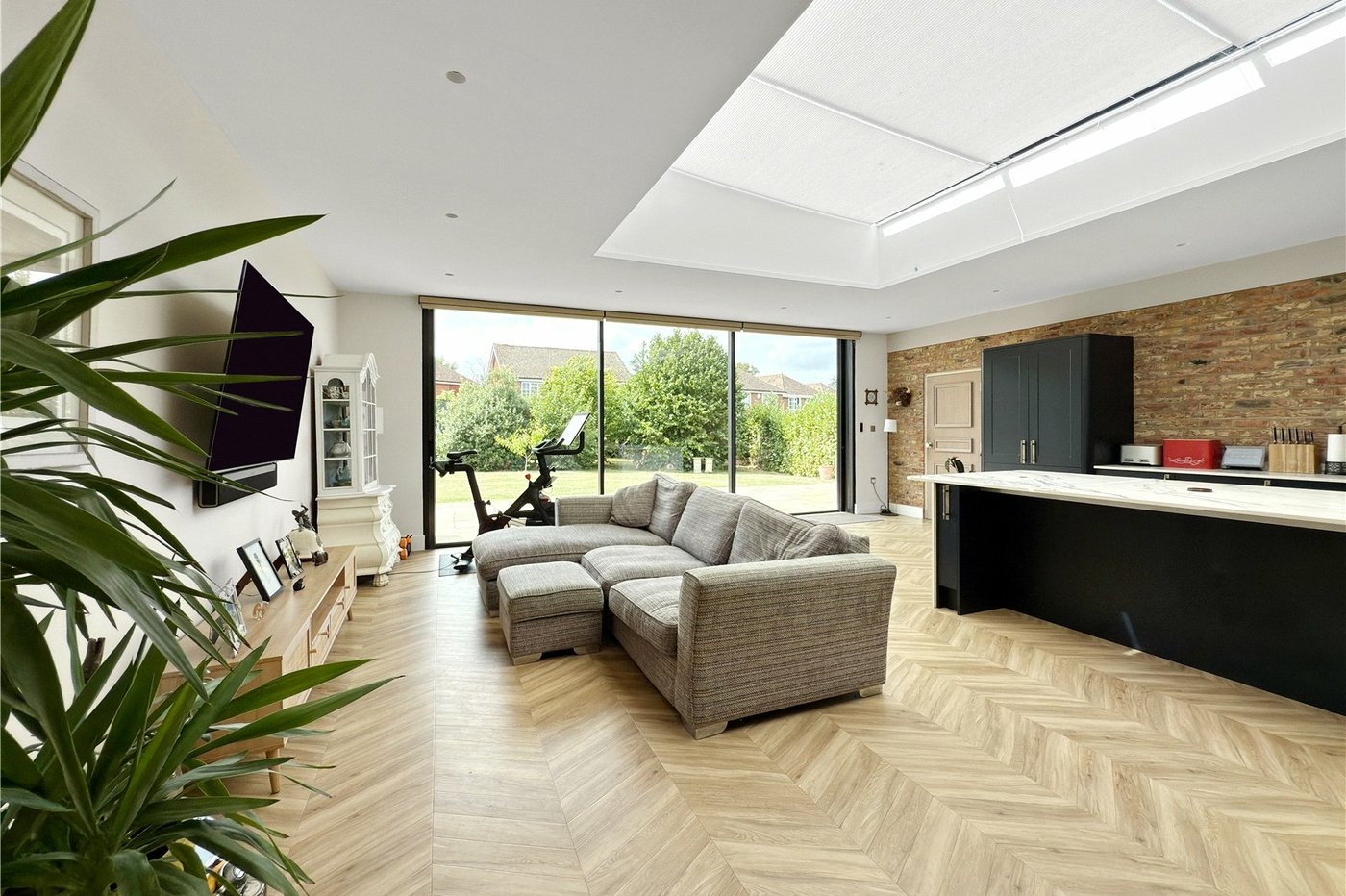 4 bedroom bungalow for sale in Crockenhill | Robinson Jackson