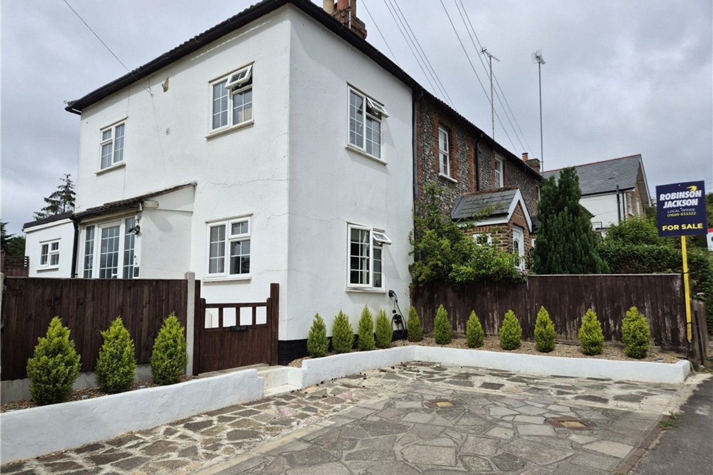 2 bedroom house for sale in Green Street Green | Robinson Jackson