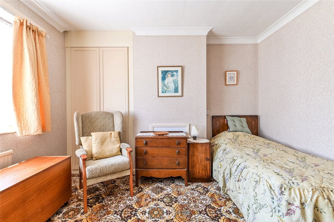 2 bedroom bungalow for sale in Northfleet | Robinson Michael & Jackson