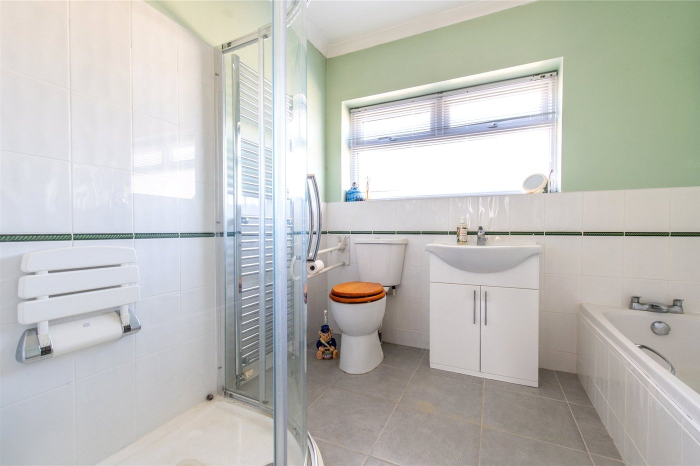 2 bedroom bungalow for sale in Northfleet | Robinson Michael & Jackson