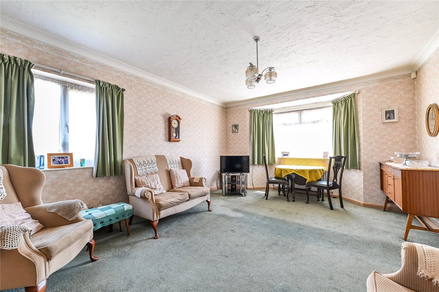 2 bedroom bungalow for sale in Northfleet | Robinson Michael & Jackson