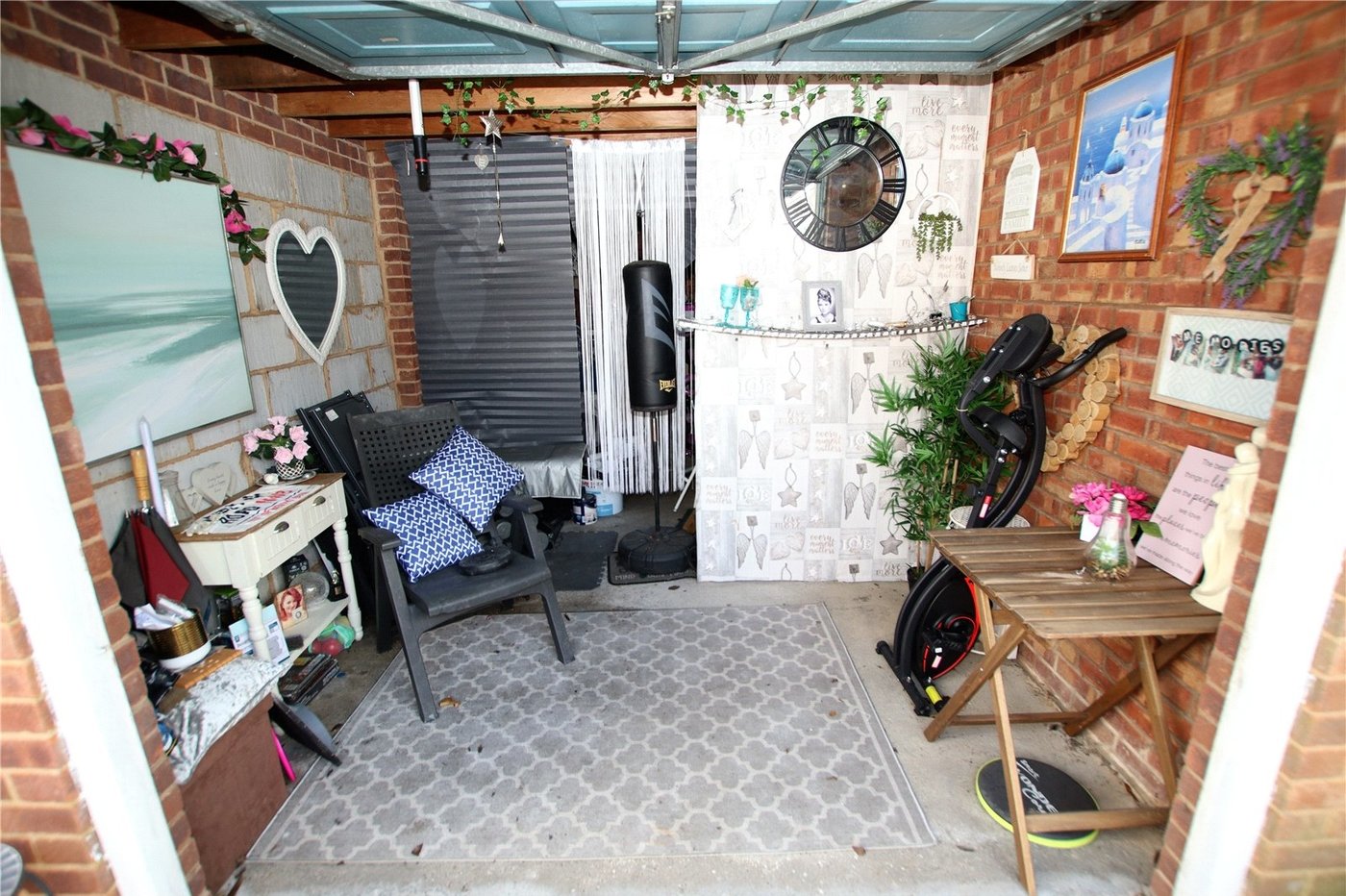 2 bedroom property for sale in Sidcup | Robinson Jackson