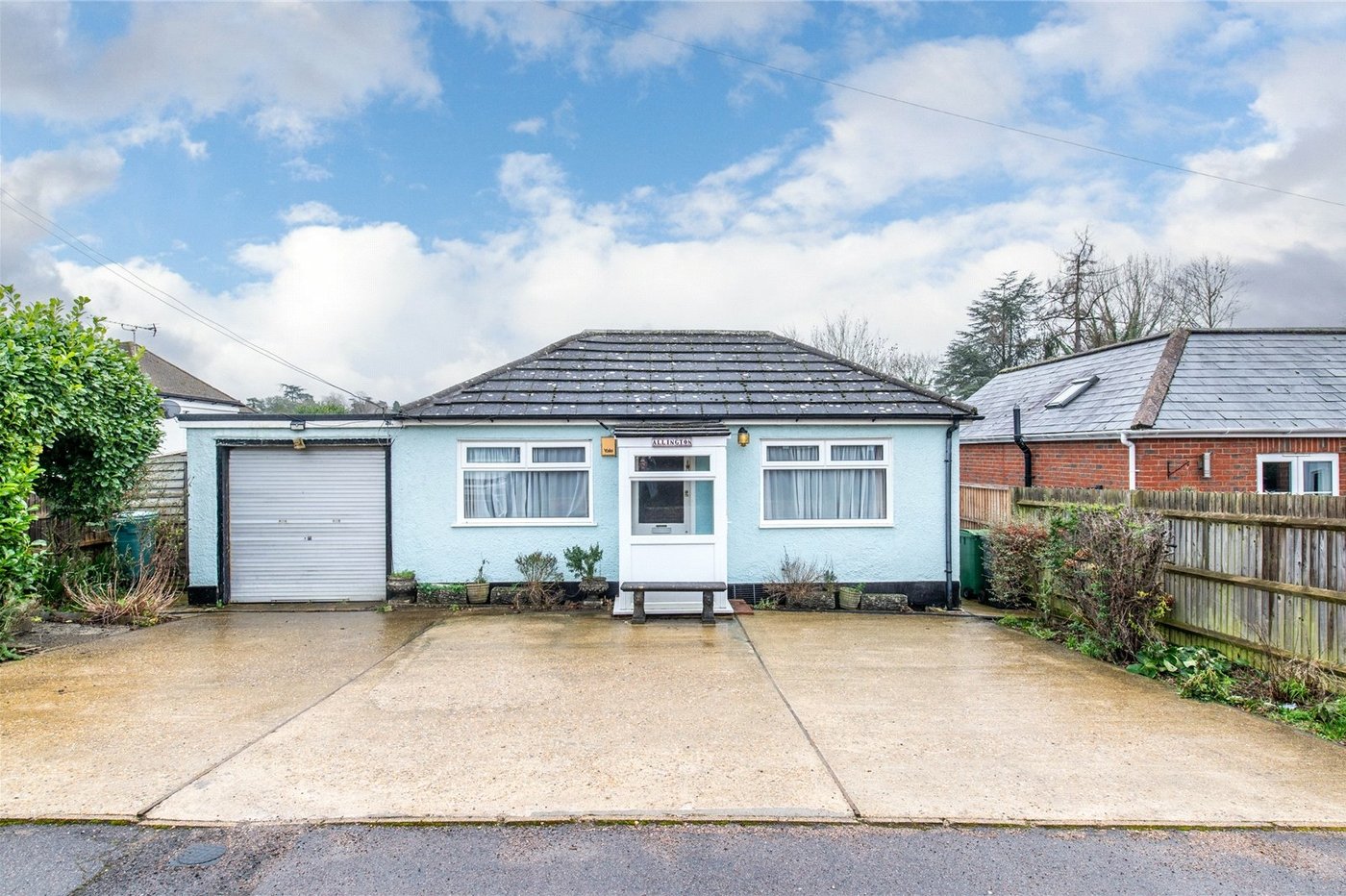 2 bedroom bungalow for sale in Weavering | Robinson Michael & Jackson