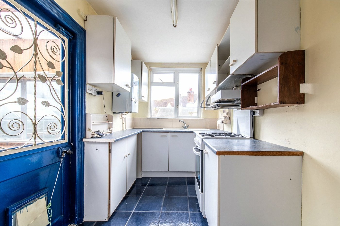 2 bedroom bungalow for sale in Weavering | Robinson Michael & Jackson