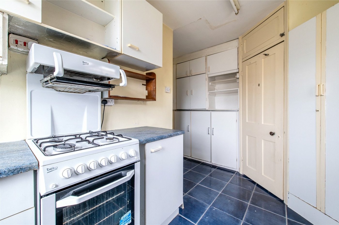 2 bedroom bungalow for sale in Weavering | Robinson Michael & Jackson