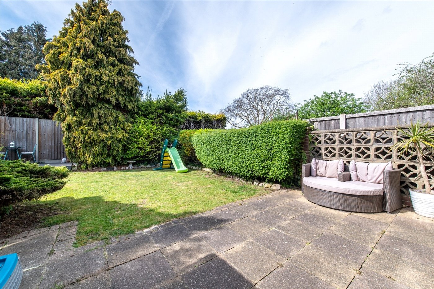 2 bedroom house for sale in Chalk | Robinson Michael & Jackson