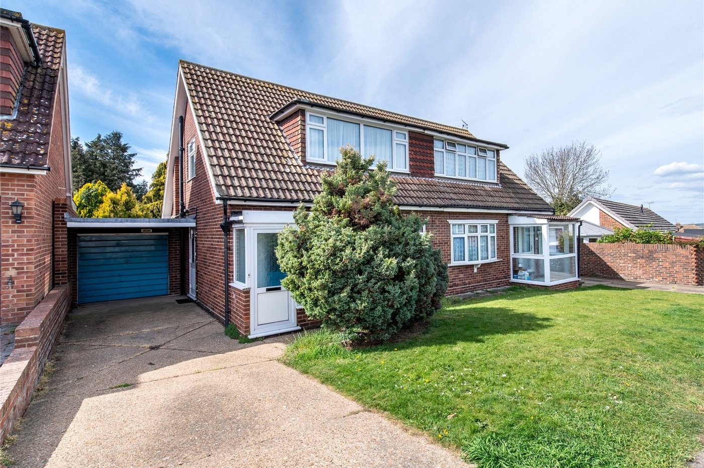 2 bedroom house for sale in Chalk | Robinson Michael & Jackson