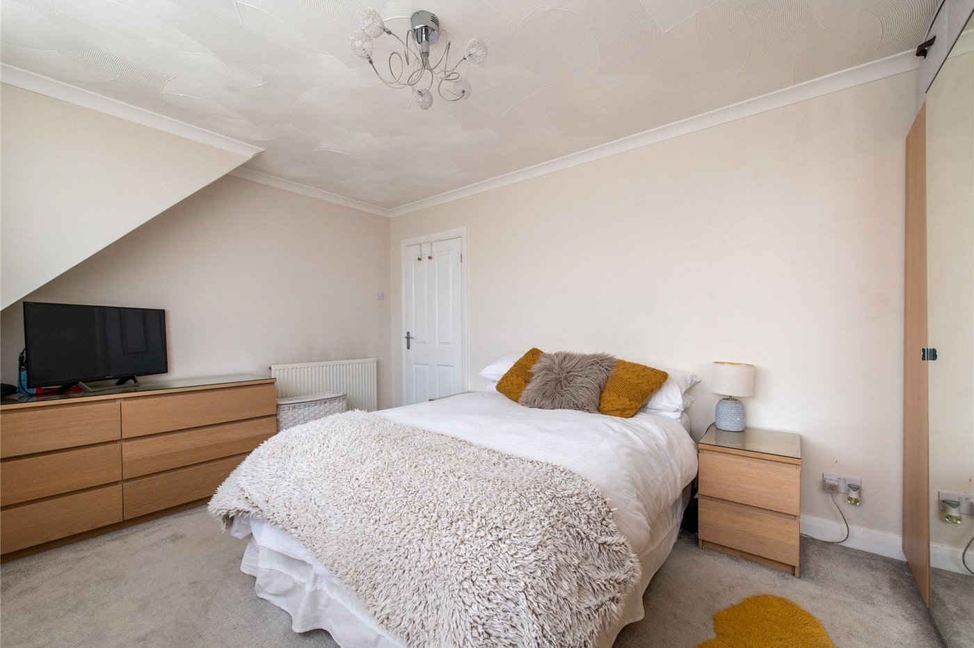 2 bedroom house for sale in Chalk | Robinson Michael & Jackson