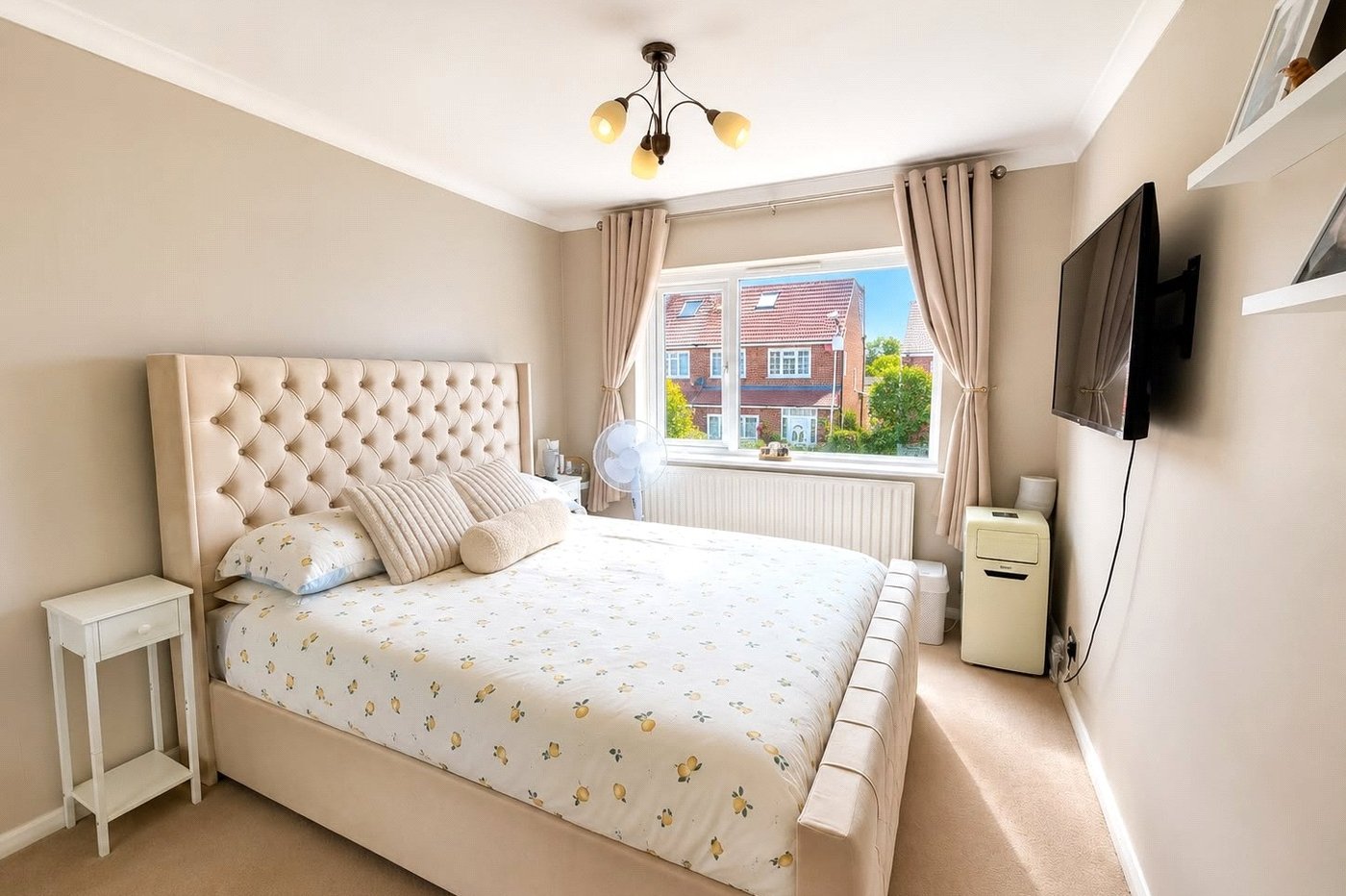 2 bedroom house for sale in Chalk | Robinson Michael & Jackson