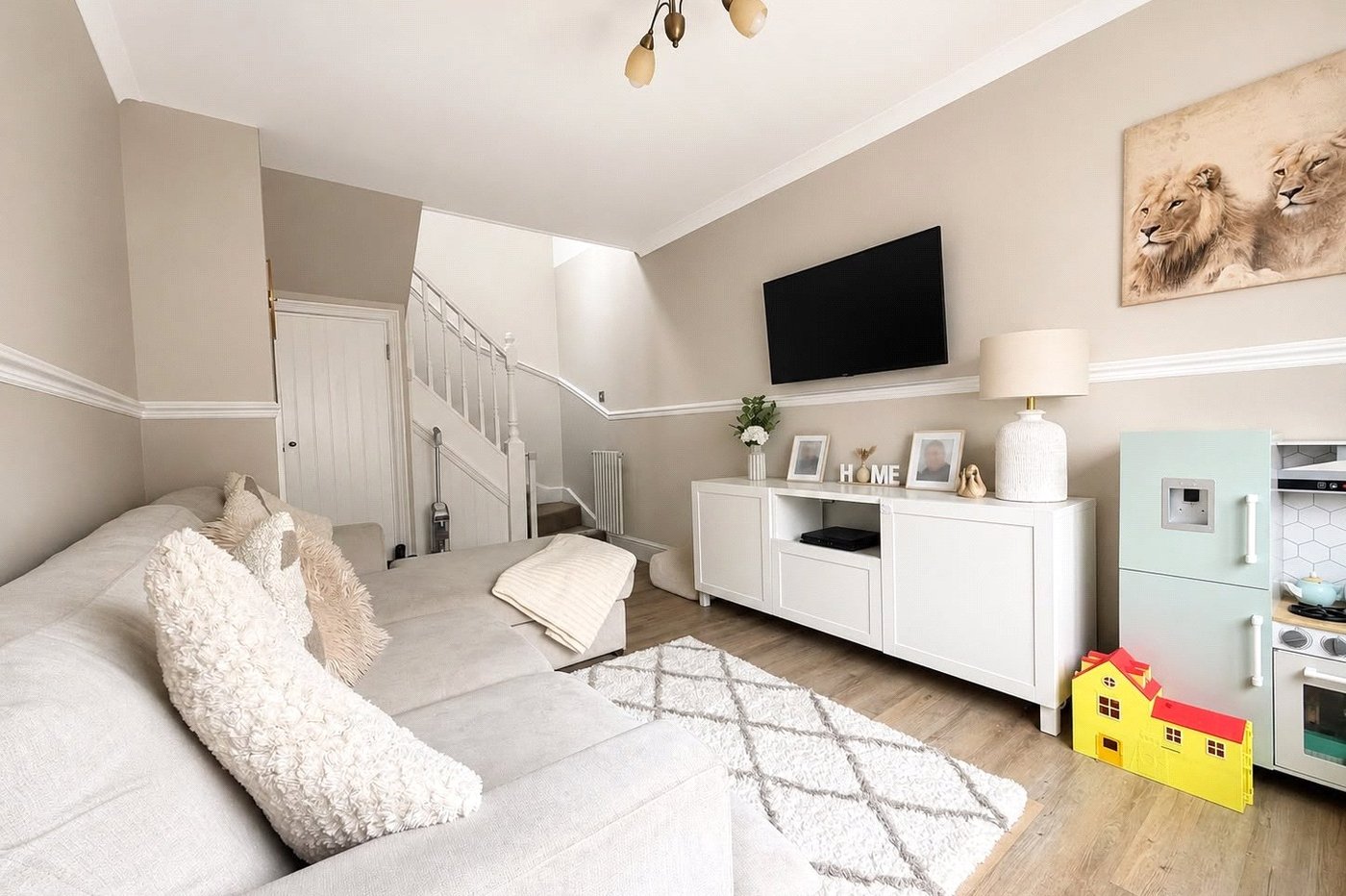 2 bedroom house for sale in Chalk | Robinson Michael & Jackson