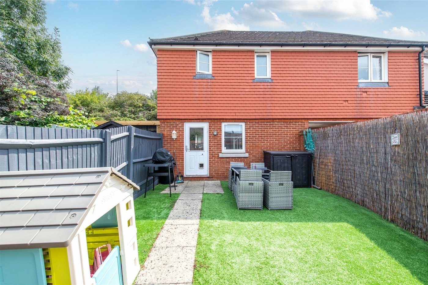 2 bedroom house for sale in Strood | Robinson Michael & Jackson