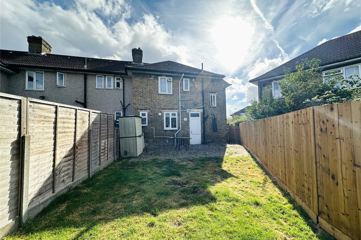 3 bedroom house for sale in London | Robinson Jackson