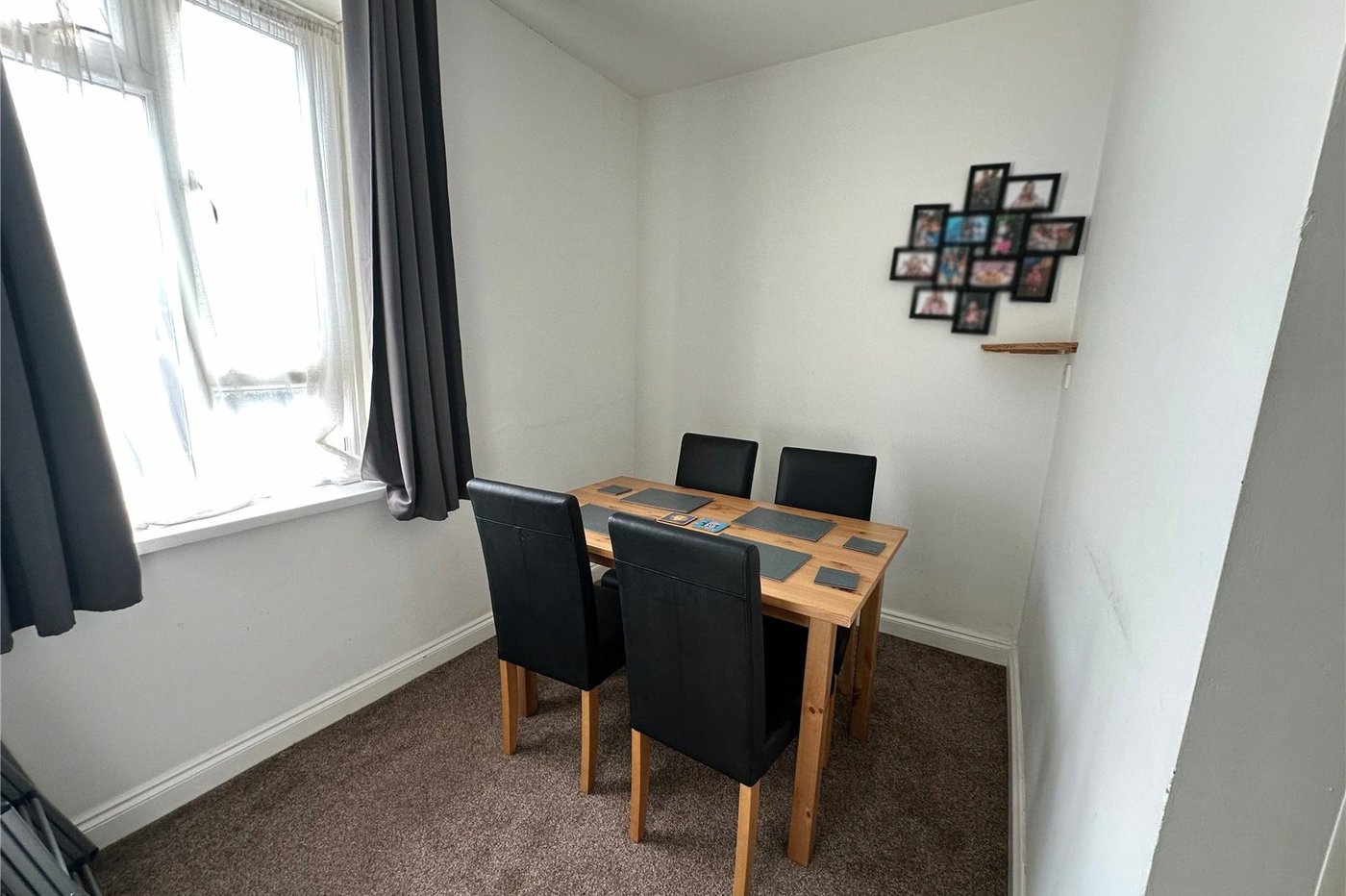 3 bedroom house for sale in London | Robinson Jackson