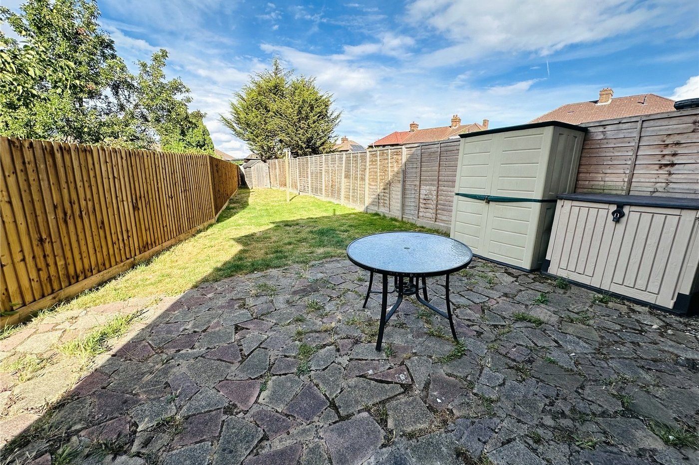 3 bedroom house for sale in London | Robinson Jackson