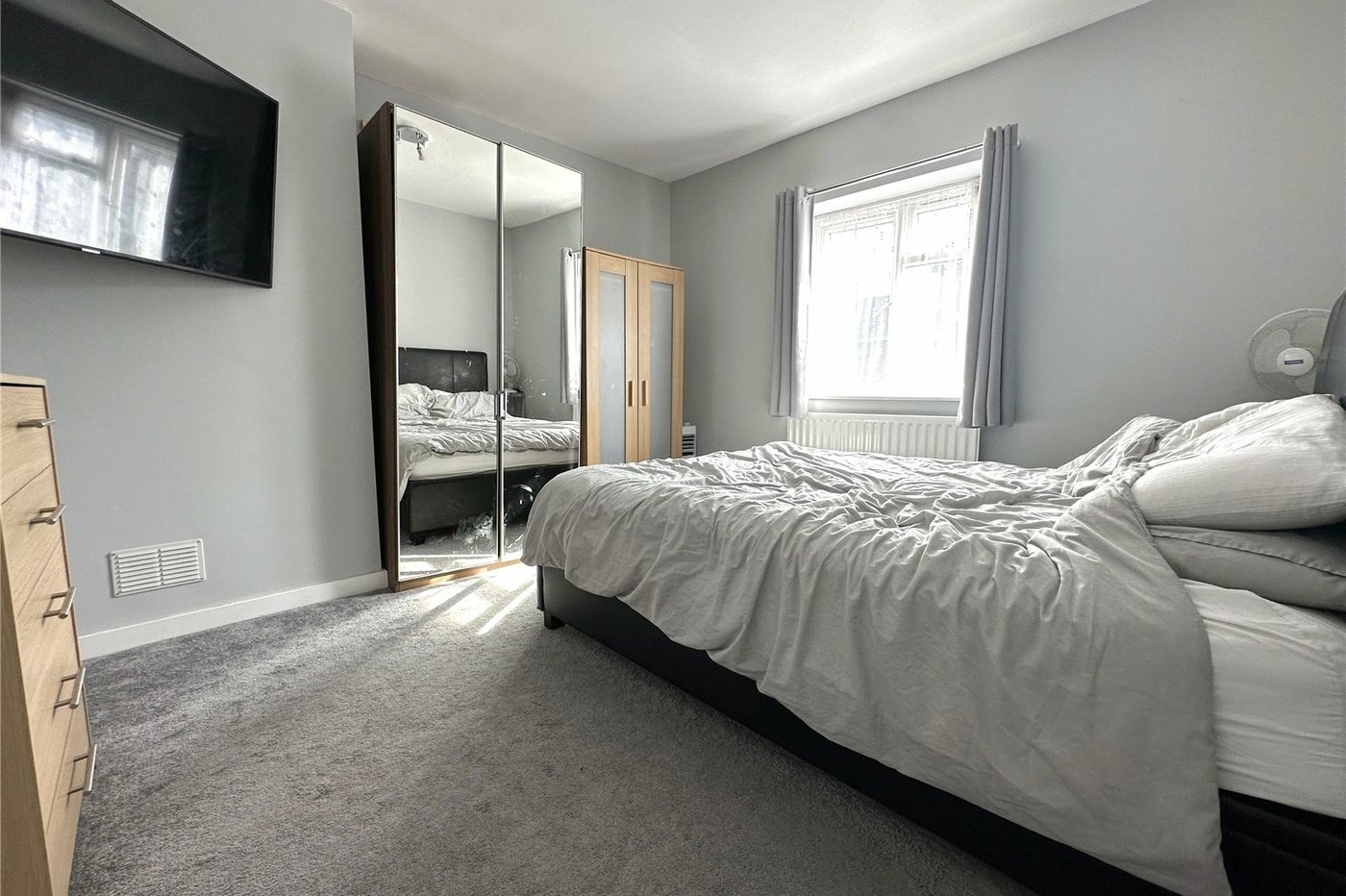 3 bedroom house for sale in London | Robinson Jackson