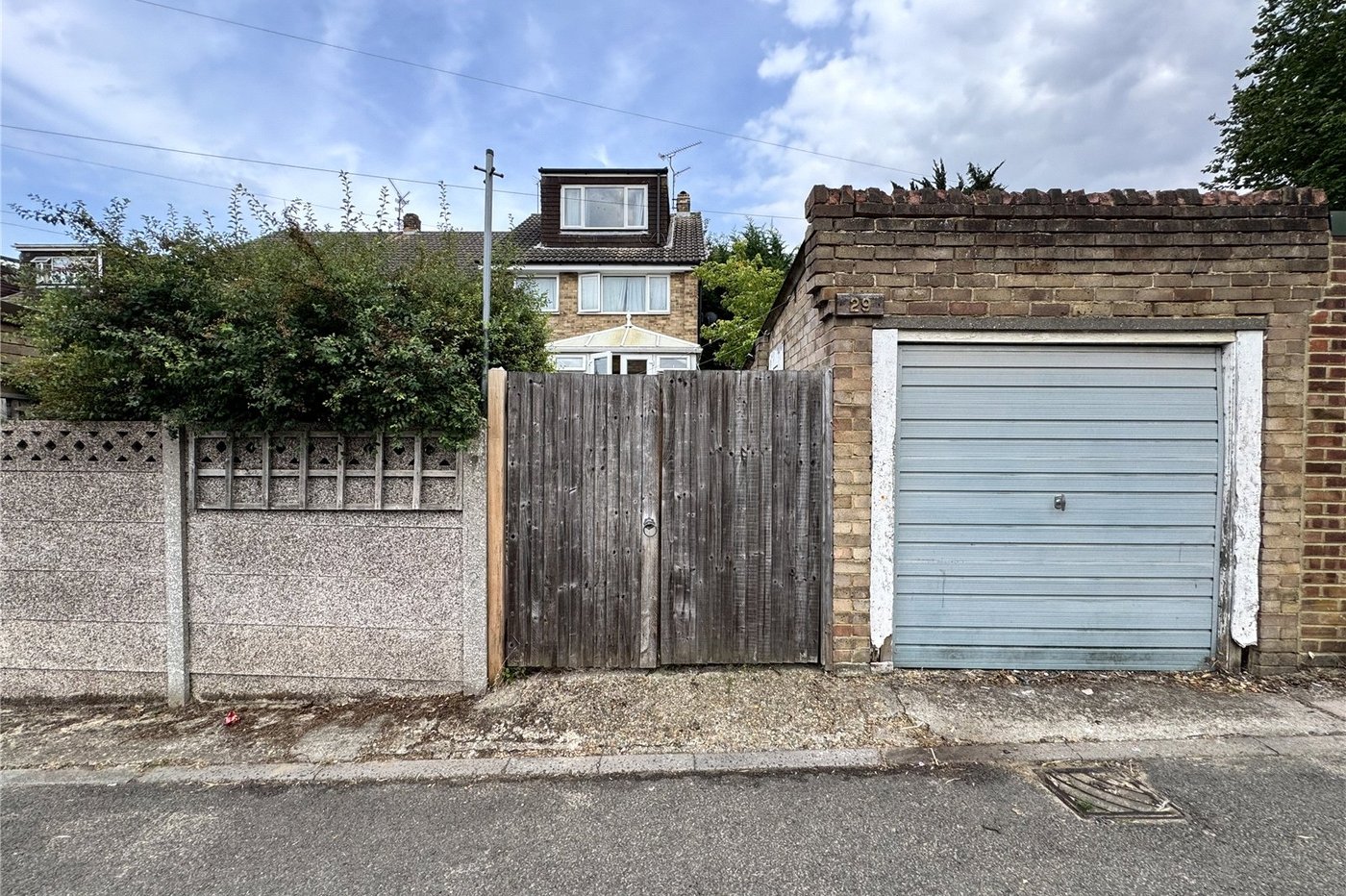 4 bedroom house for sale in Rainham | Robinson Michael & Jackson