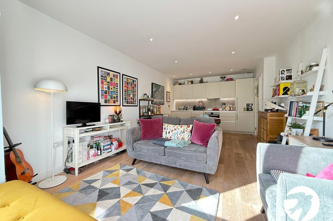 1 bedroom property for sale in London | Robinson Jackson