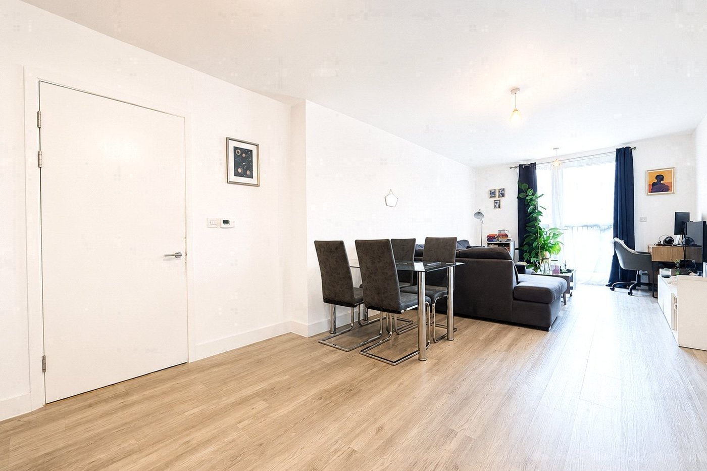 2 bedroom property for sale in London | Robinson Jackson