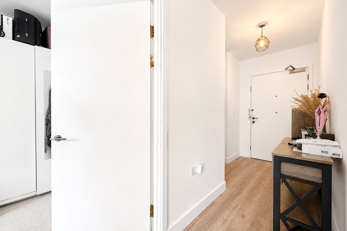 2 bedroom property for sale in London | Robinson Jackson