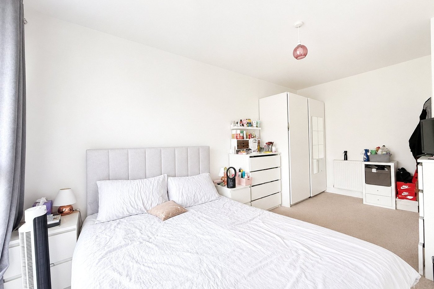 2 bedroom property for sale in London | Robinson Jackson