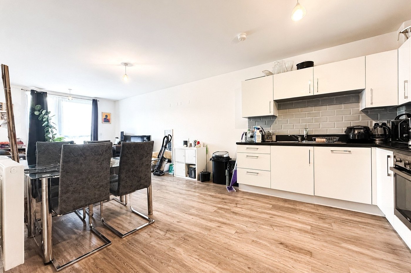 2 bedroom property for sale in London | Robinson Jackson