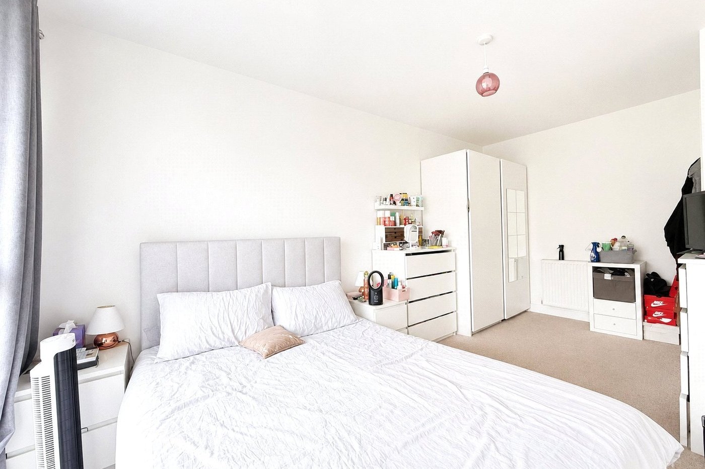 2 bedroom property for sale in London | Robinson Jackson