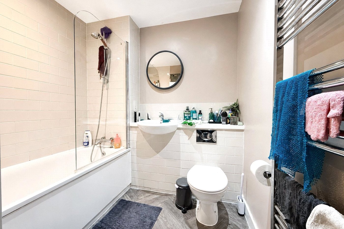 2 bedroom property for sale in London | Robinson Jackson