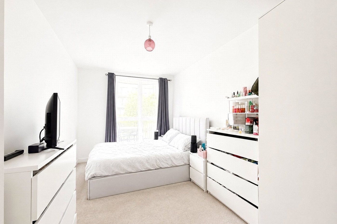 2 bedroom property for sale in London | Robinson Jackson