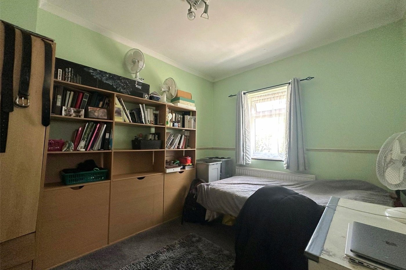 3 bedroom house for sale in London | Robinson Jackson