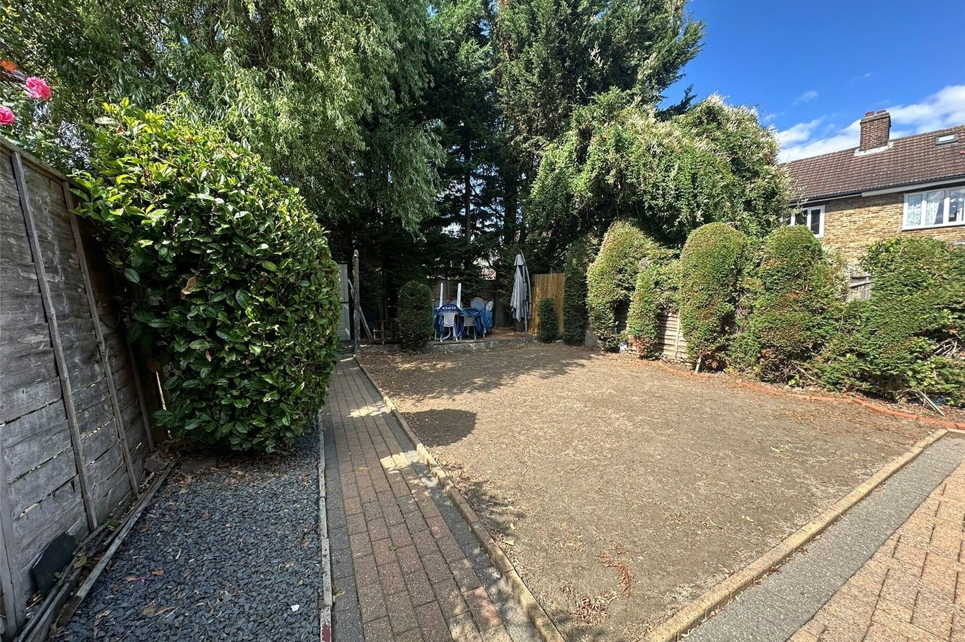 3 bedroom house for sale in London | Robinson Jackson