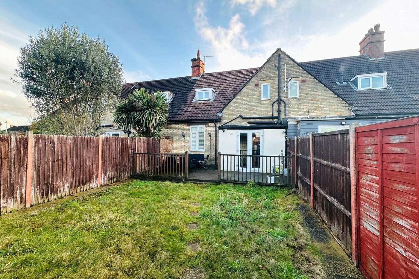 2 bedroom house for sale in London | Robinson Jackson