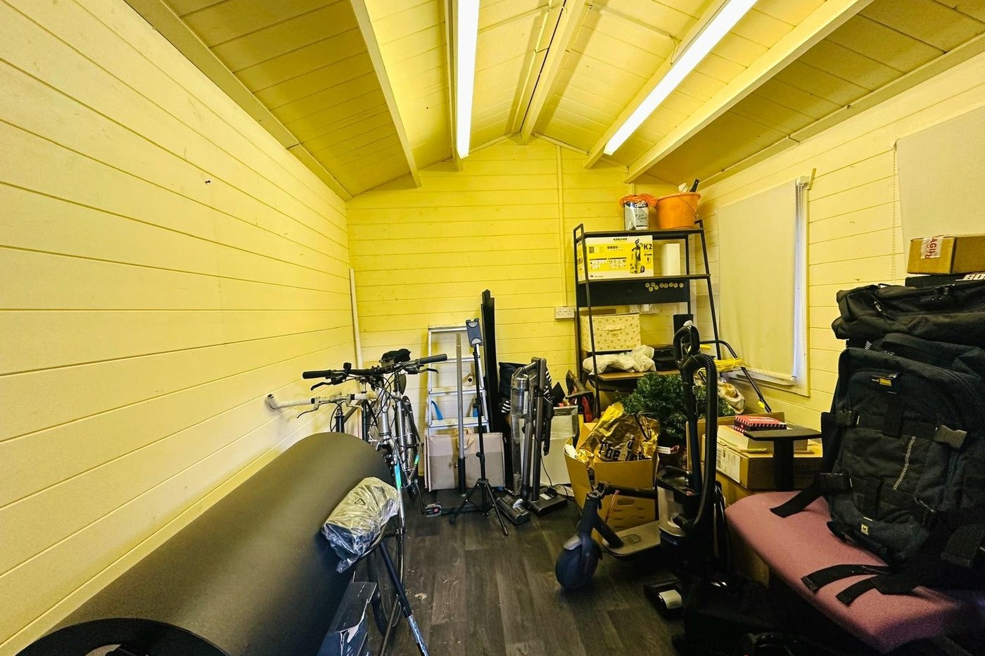 2 bedroom house for sale in London | Robinson Jackson