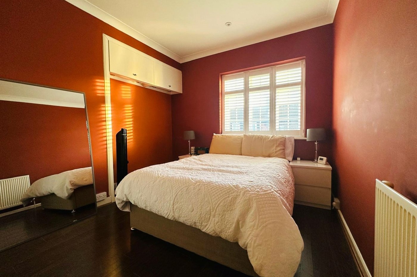 2 bedroom house for sale in London | Robinson Jackson