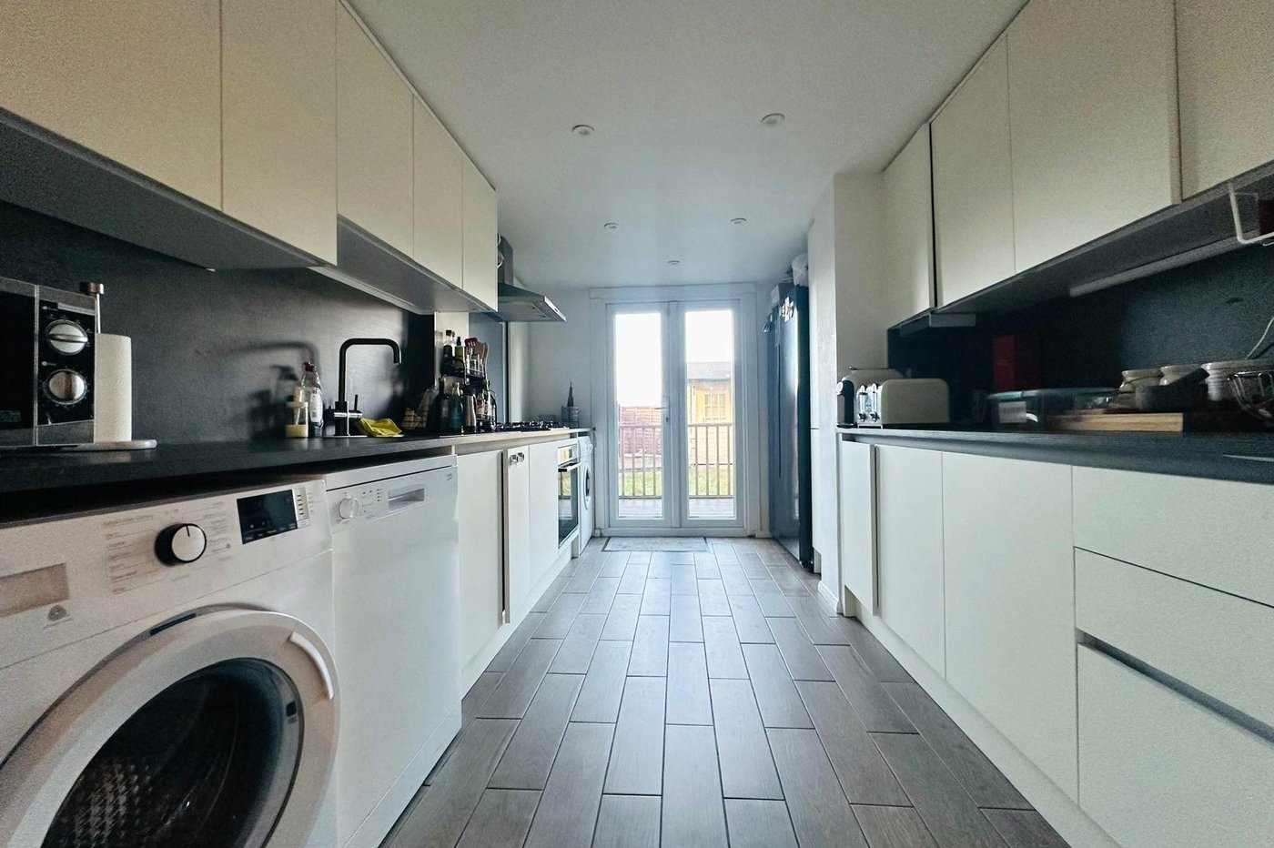 2 bedroom house for sale in London | Robinson Jackson