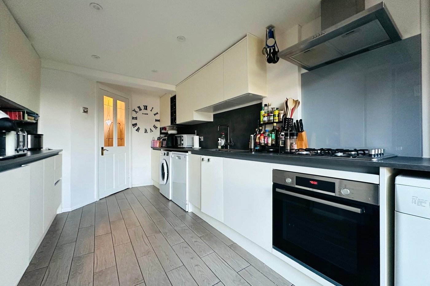 2 bedroom house for sale in London | Robinson Jackson