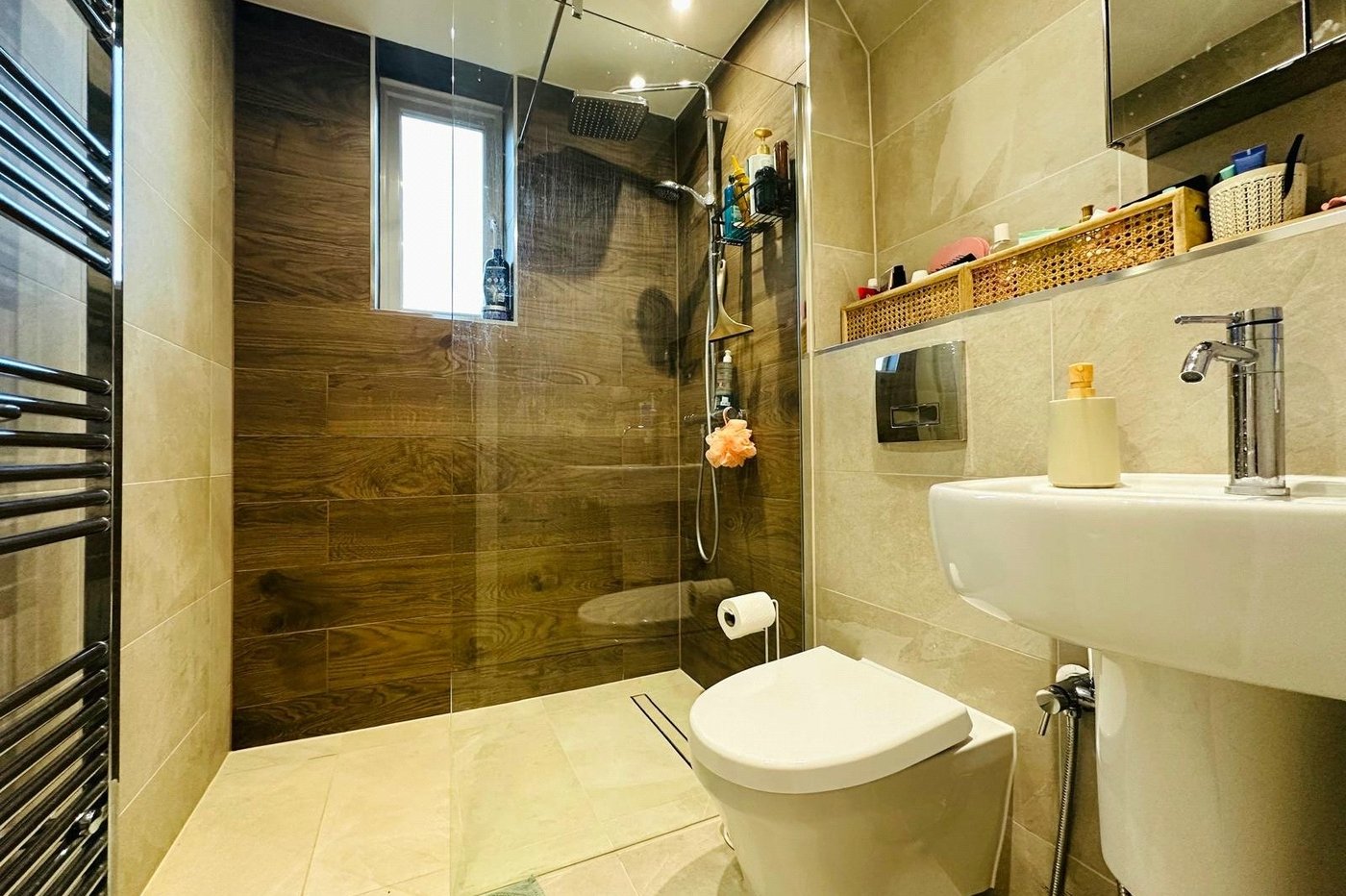 2 bedroom house for sale in London | Robinson Jackson