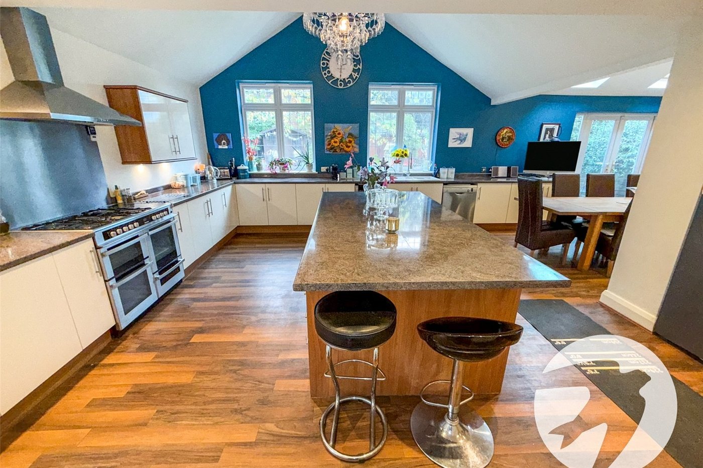 5 bedroom house for sale in London | Robinson Jackson