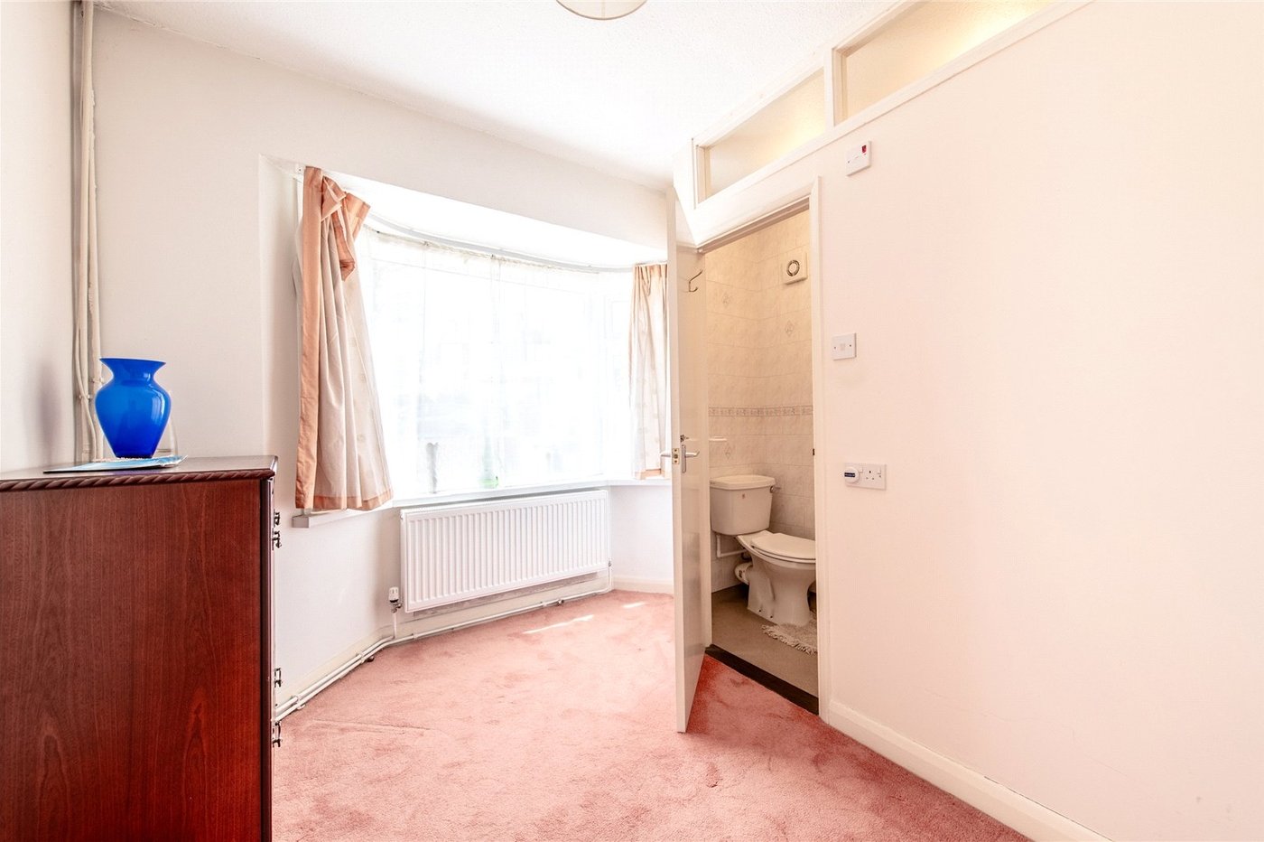 2 bedroom bungalow for sale in Northfleet | Robinson Michael & Jackson