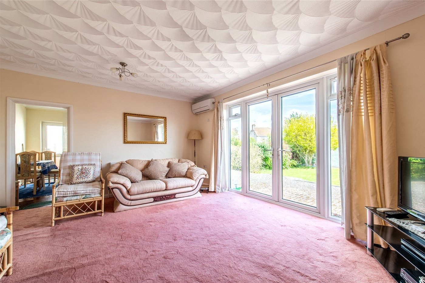 2 bedroom bungalow for sale in Northfleet | Robinson Michael & Jackson