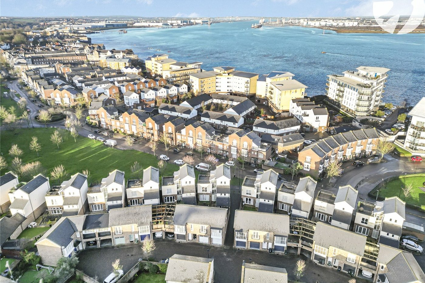 2 bedroom property for sale in Greenhithe | Robinson Jackson