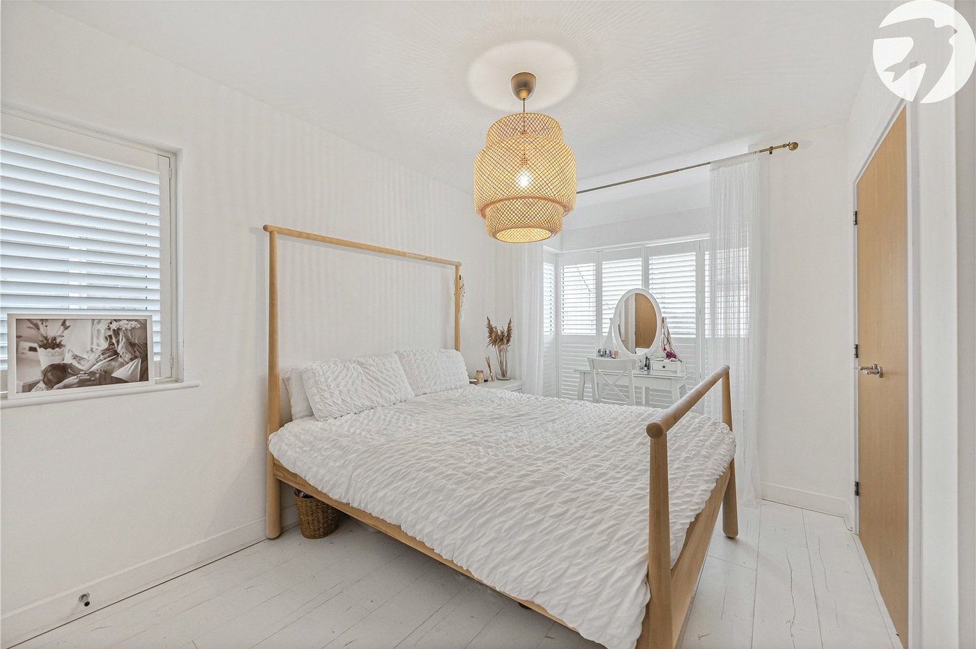 2 bedroom property for sale in Greenhithe | Robinson Jackson