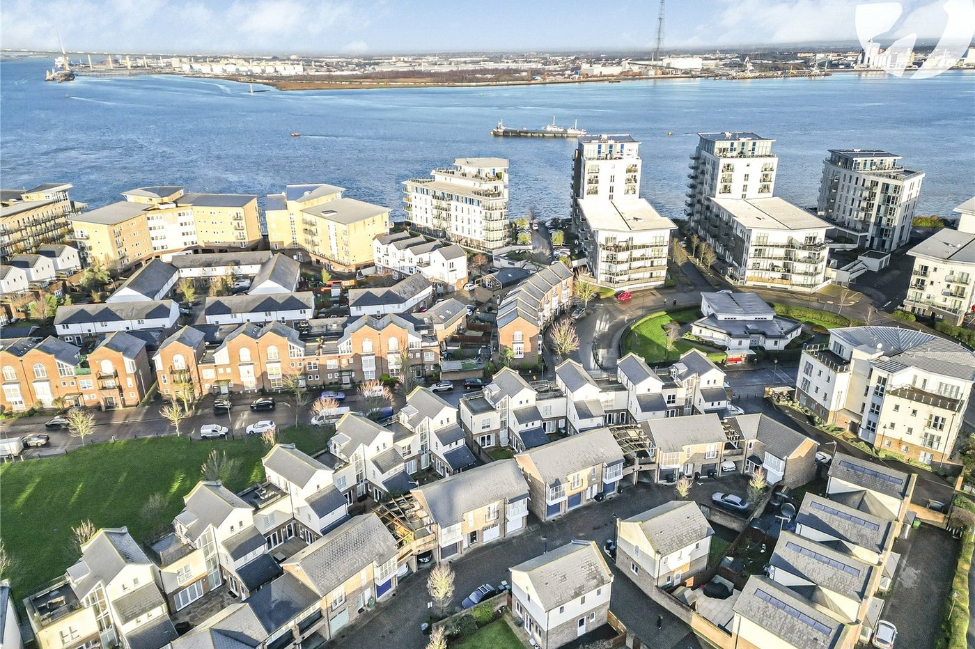 2 bedroom property for sale in Greenhithe | Robinson Jackson